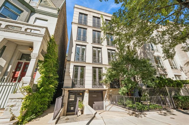 $1,350,000 | 1418 North La Salle Drive, Unit 3 | Old Town