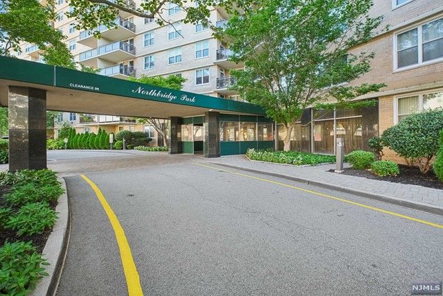 $285,000 | 2200 North Central Road, Unit 10D | Fort Lee