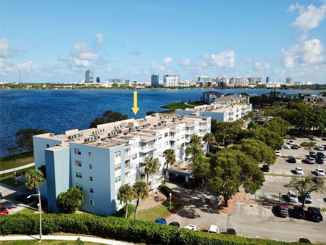 $179,000 | 470 Executive Center Drive, Unit 2B | West Palm Beach