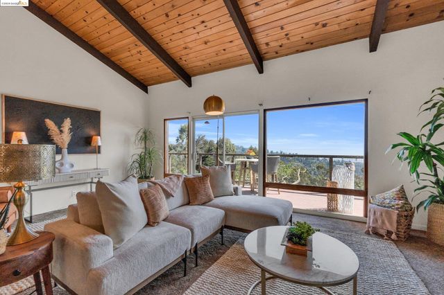 $1,149,000 | 2001 Manzanita Drive | Oakland