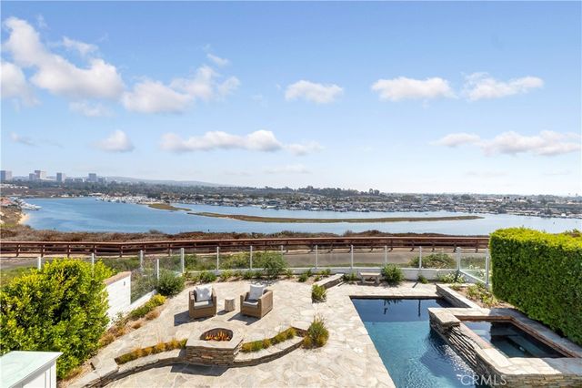 $7,985,000 | 31 Cape Andover | West Bay-Santa Ana Heights