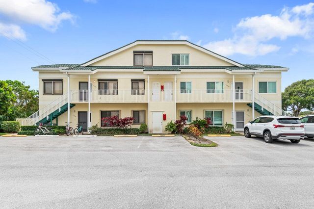 $749,000 | 470 North Bella Vista Court North, Unit 70 | Jupiter