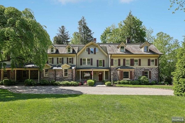 $3,695,000 | 825 East Saddle River Road | Ho-Ho-Kus