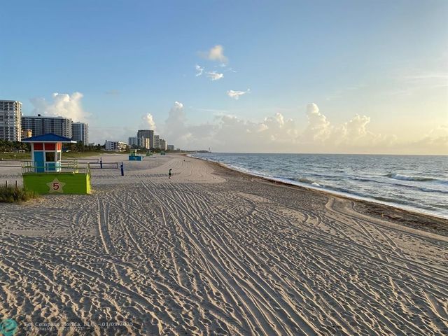 $2,000 | 3205 Southeast 7th Street, Unit 104 | Beach