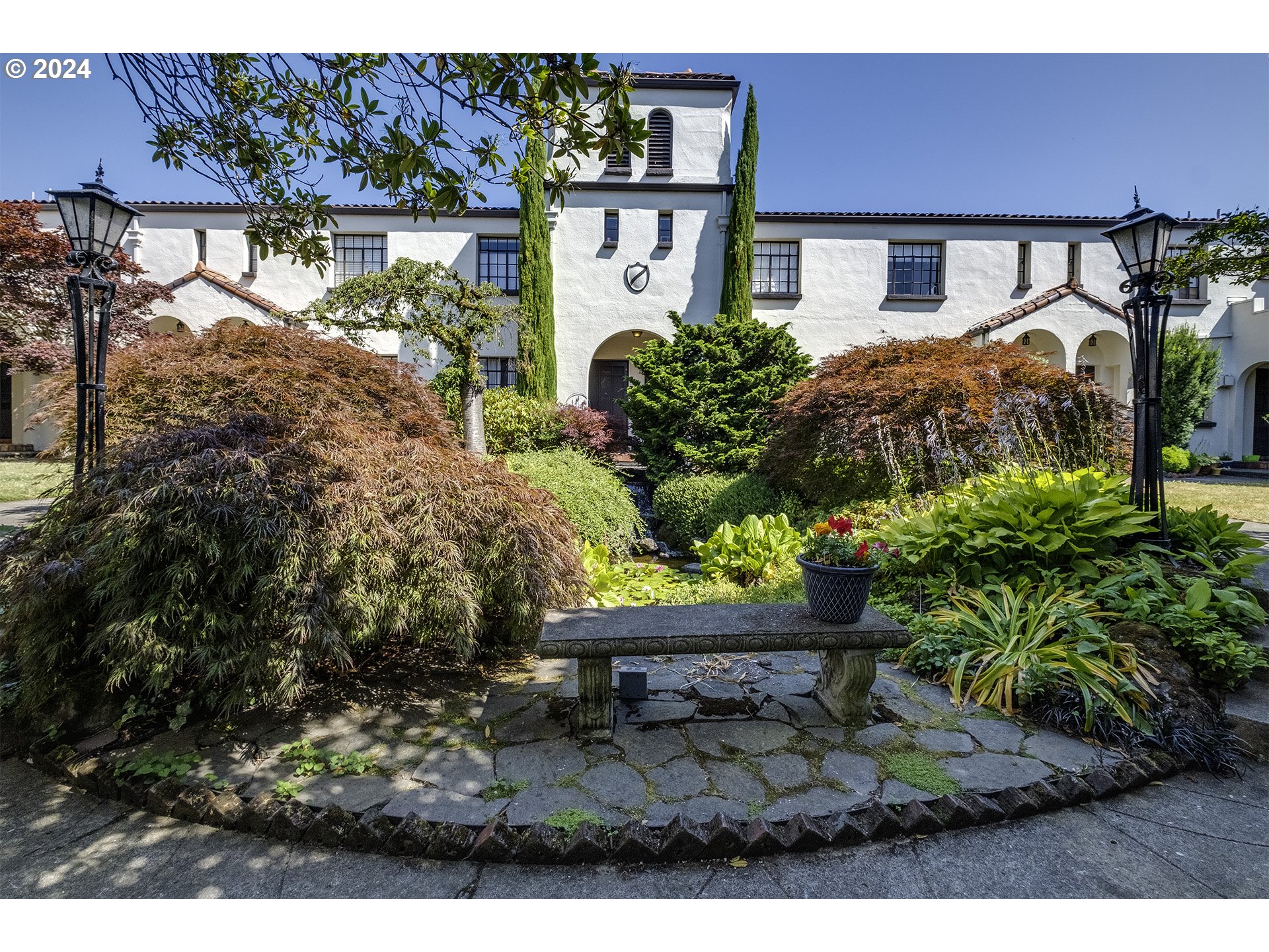 a view of a back yard of the house