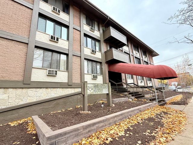 $134,900 | 2025 East Greenwich Avenue, Unit 215 | Murray Hill