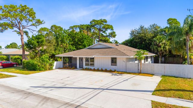 $749,000 | 9002 East Highland Pines Boulevard