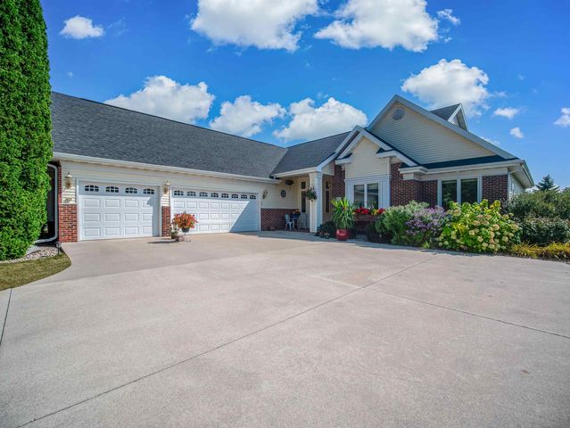 $524,900 | 764 Mary Lee Drive | Fond du Lac