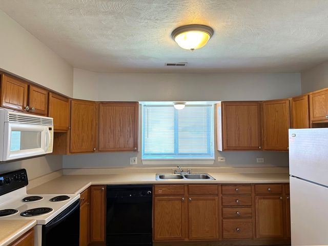 $1,425 | 1011 Taft Avenue, Unit 3A | Wheaton