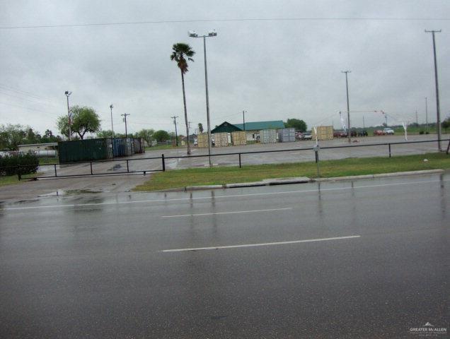 a view of a tennis court