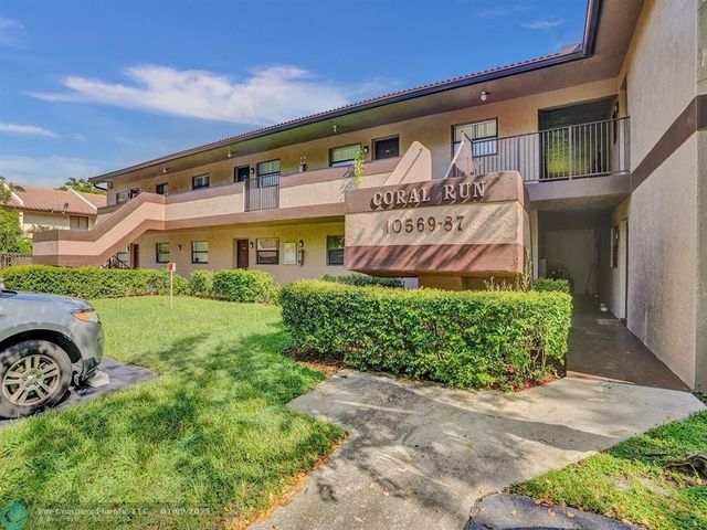 $209,900 | 10571 Royal Palm Boulevard, Unit 10571 | Country Club