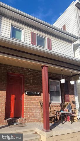 $1,100 | 118-118 South Main Street, Unit 2 | Spring Grove