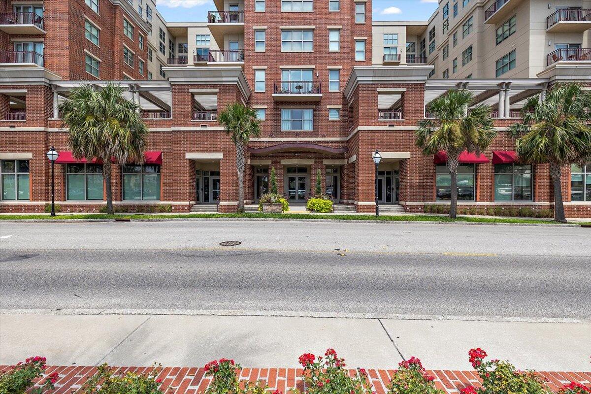 150 Bee Street Unit 715 Charleston SC 29401 Compass