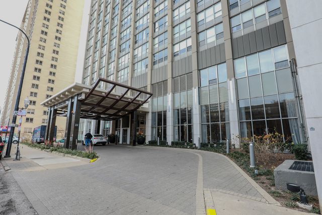 $220,000 | 655 West Irving Park Road, Unit 4114 | Park Place Tower