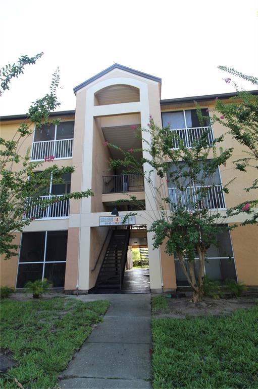 a front view of house with yard