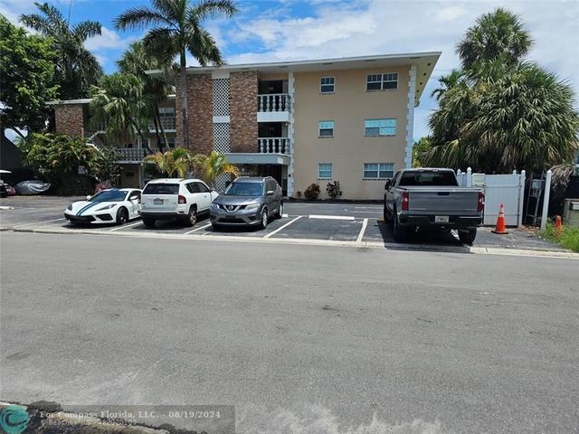 $399,900 | 54 Isle Of Venice Drive, Unit 3 | Hendricks and Venice Isles