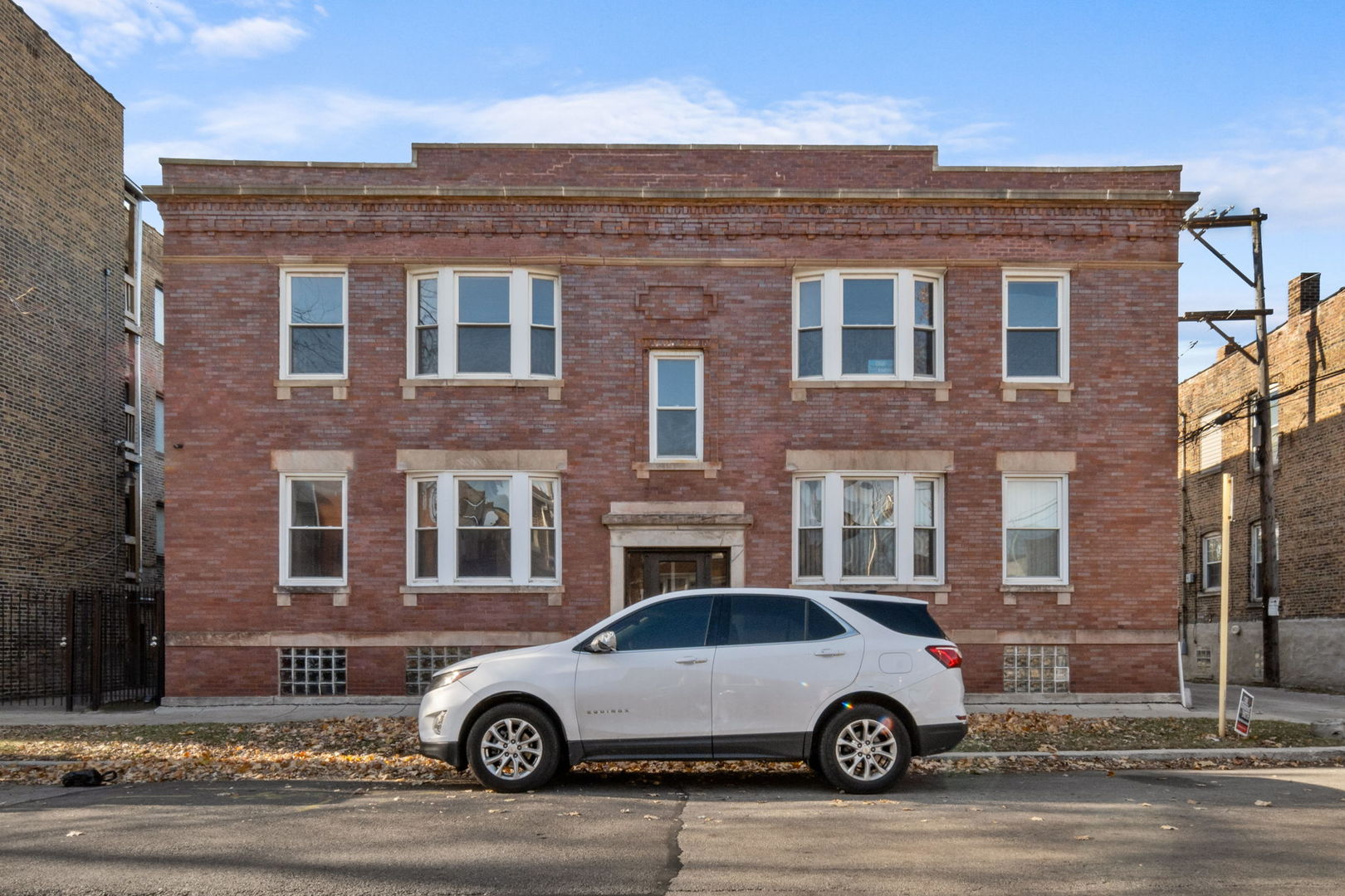 a car parked in front of a building