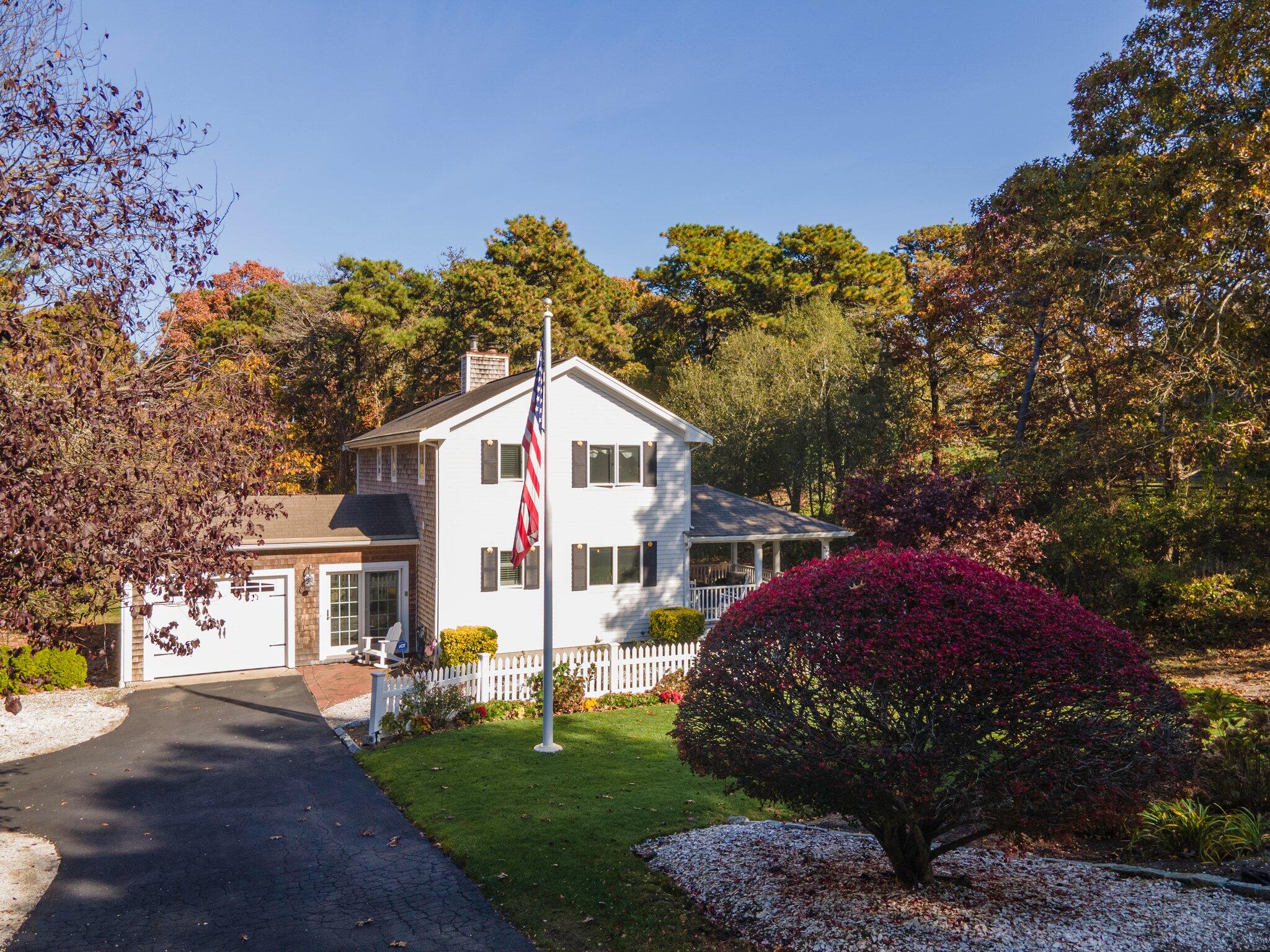 a view of a back yard of the house