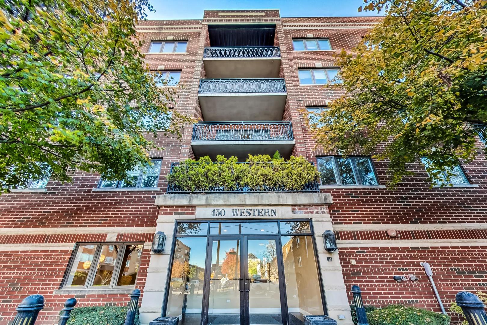 a view of building with yard