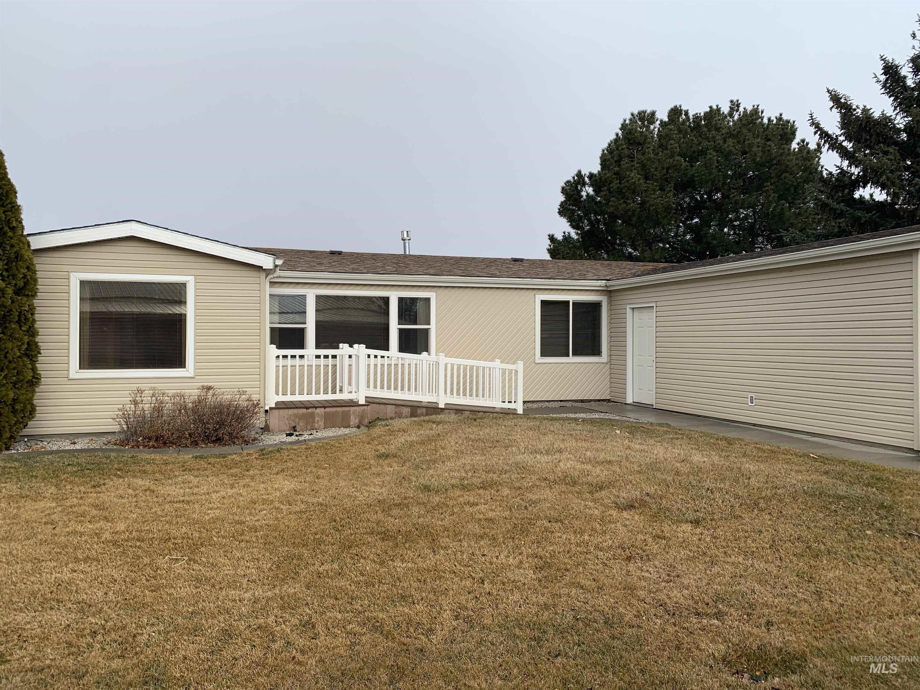 910 Moon Glo Avenue, Unit 7, Buhl, ID 83316 | Compass