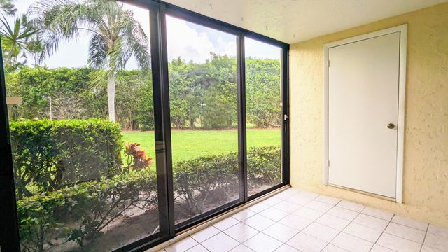 $2,000 | 312 Knotty Pine Circle, Unit C1 | Greenacres