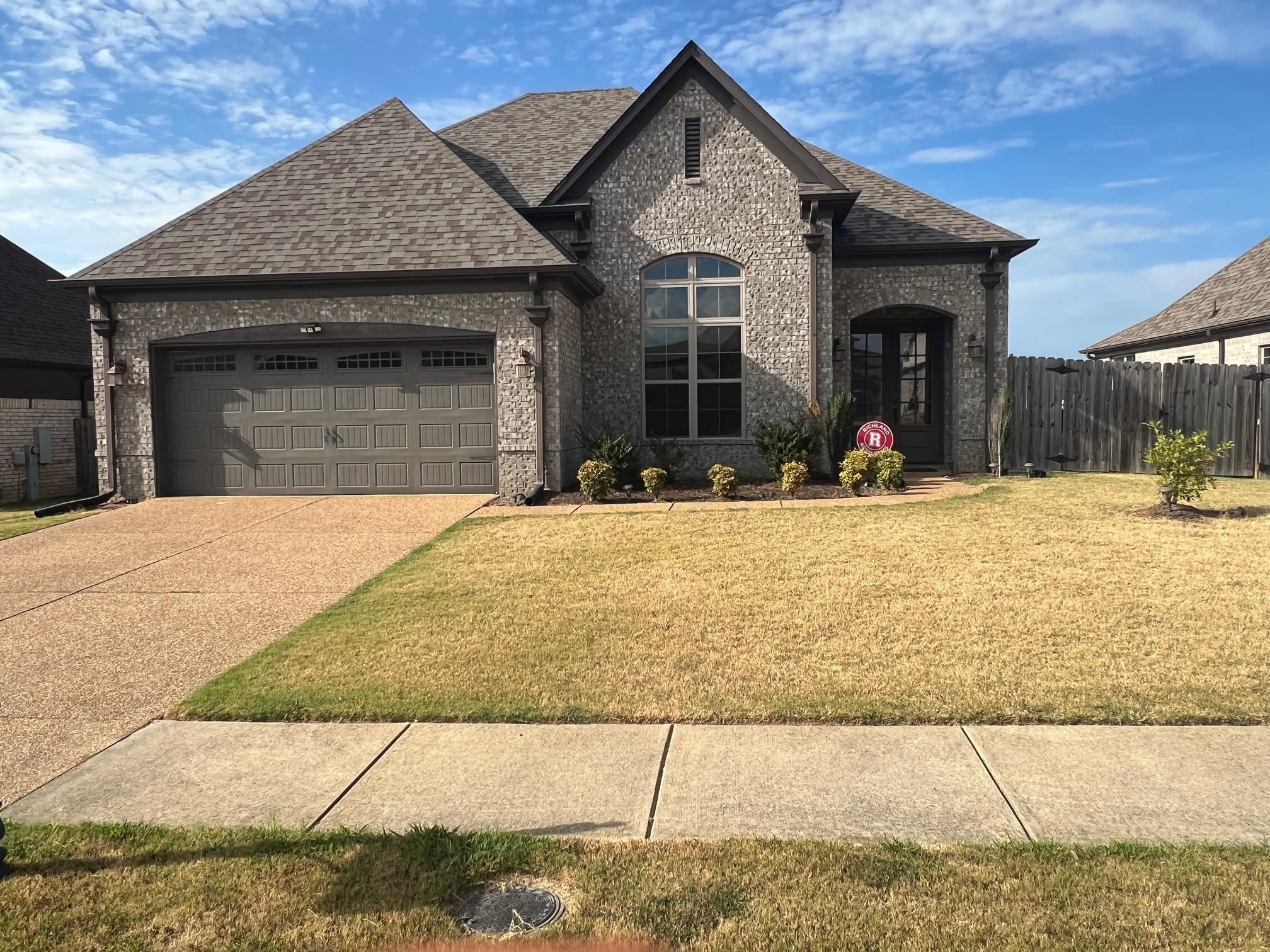 a view of a house with outdoor space