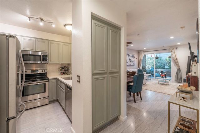 $589,999 | 20371 Bluffside Circle, Unit 101 | South Huntington Beach