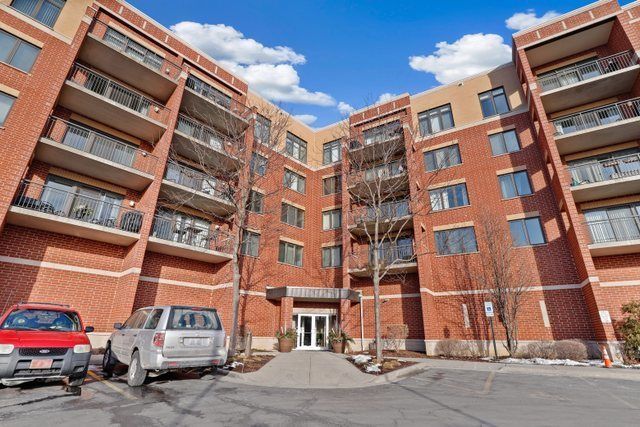 $2,800 | 225 Main Street, Unit 214 | Roselle Village