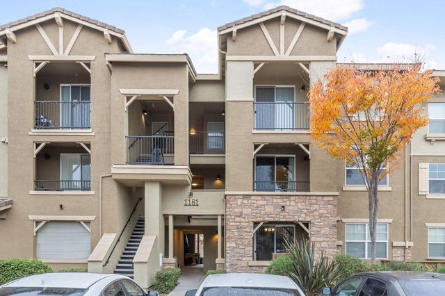 $265,000 | 1181 Whitney Ranch Parkway, Unit 722 | Whitney Ranch