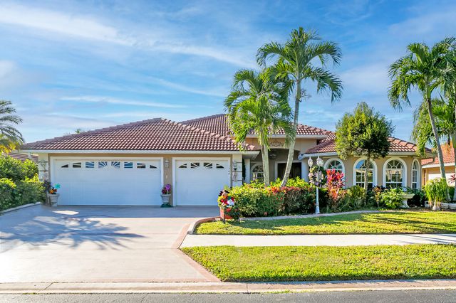 $565,000 | 1268 Southwest Briarwood Drive | St. Lucie West Country Club