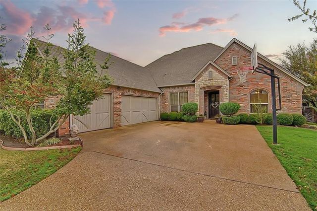 $525,000 | 3203 Vista Lake Circle | Mansfield