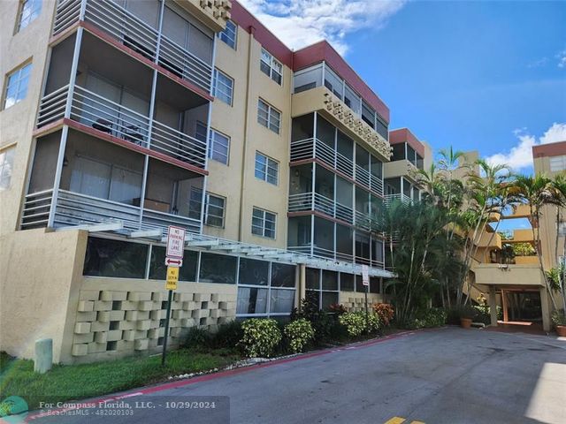 $211,900 | 406 Northwest 68th Avenue, Unit 215 | Plantation Drive