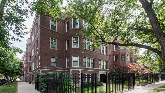 $189,900 | 1701 West Greenleaf Avenue, Unit G | East Rogers Park