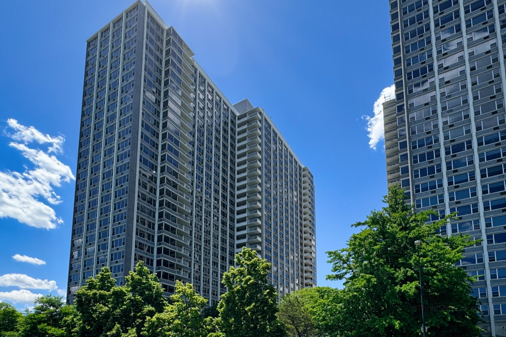 a view of a multi story building