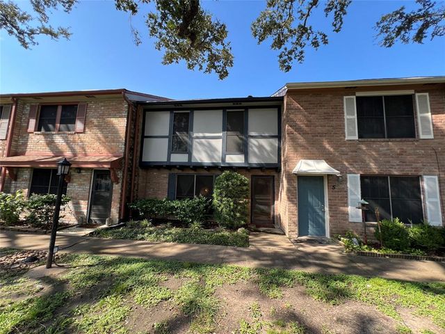 $185,000 | 5218 Milwee Street, Unit 6 | Oak Forest-Garden Oaks