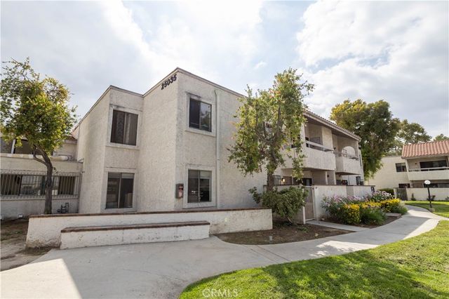 $440,000 | 25035 Peachland Avenue, Unit 174 | South Newhall