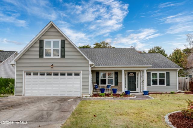 $399,999 | 641 Windgate Drive | Federal Point Township - New Hanover County