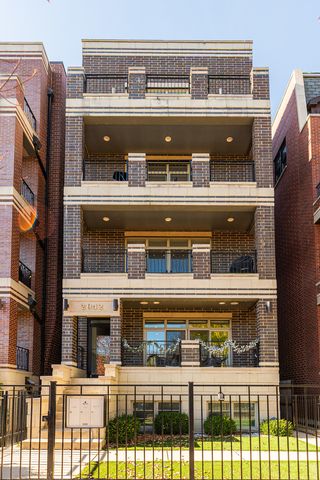 $1,450,000 | 2042 North Burling Street, Unit 1 | Lincoln Park