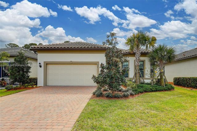 $635,000 | 640 Southeast Villandry Way | Veranda Gardens