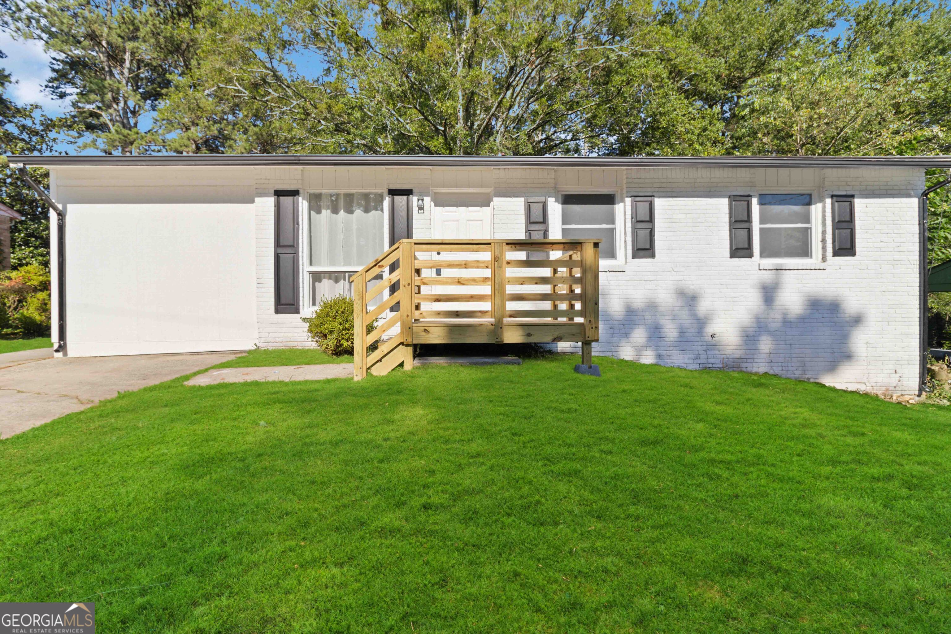 a view of outdoor space yard and deck