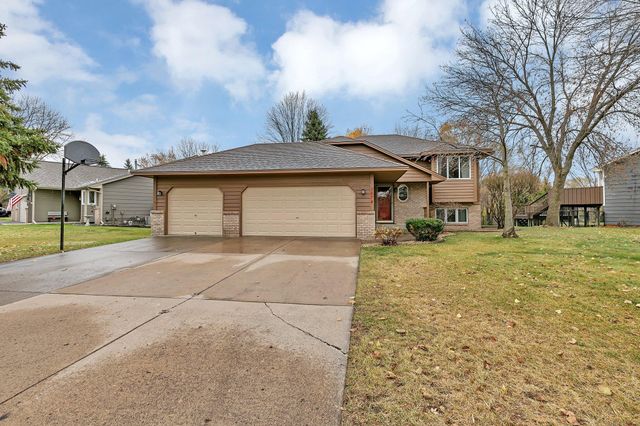 $339,900 | 3674 121st Avenue Northwest | Coon Rapids