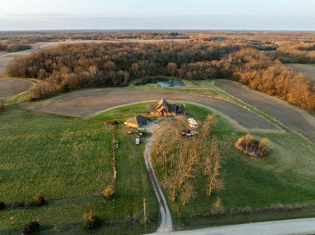 $5,000,000 | 730 Northeast 1400th Road | Windsor Township - Henry County