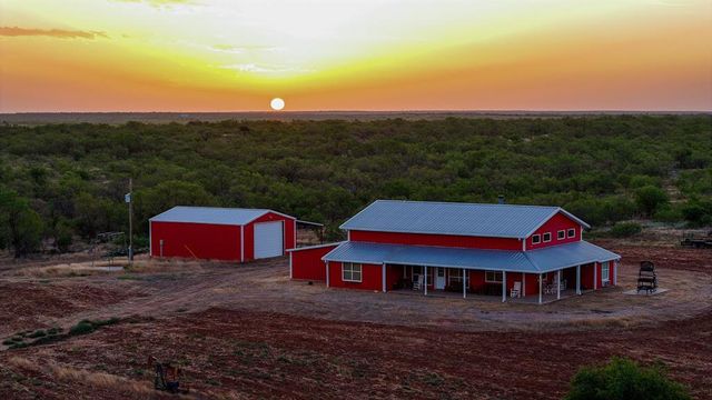 $3,300,000 | 19 County Road 19