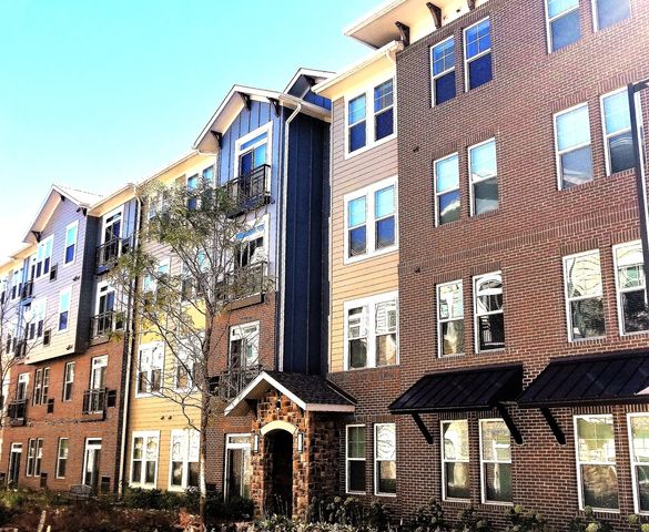 $2,211 | 690 East Algonquin Road, Unit 3206 | Schaumburg