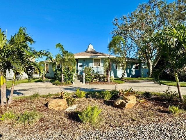 $3,400 | 4112 Beach Drive Southeast | Coquina Key