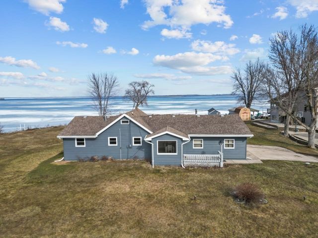 $539,900 | 7174 La Belle Shore Road | Winneconne Town