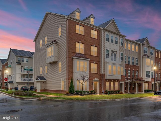 $527,777 | 7531 Crowley Street, Unit A | Oxford Square