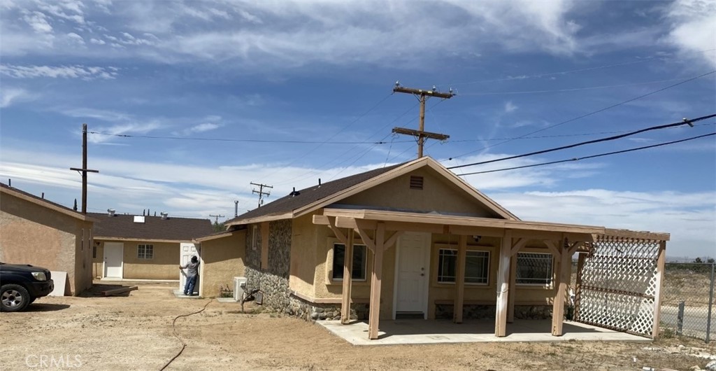 a view of a house