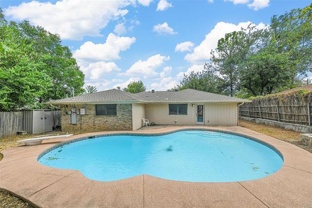 $345,000 | 805 South Atkerson Lane | Euless