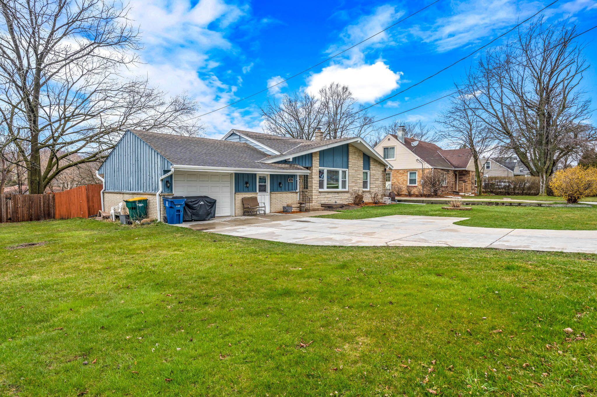 7413 S Pennsylvania Ave, Oak Creek - HDR